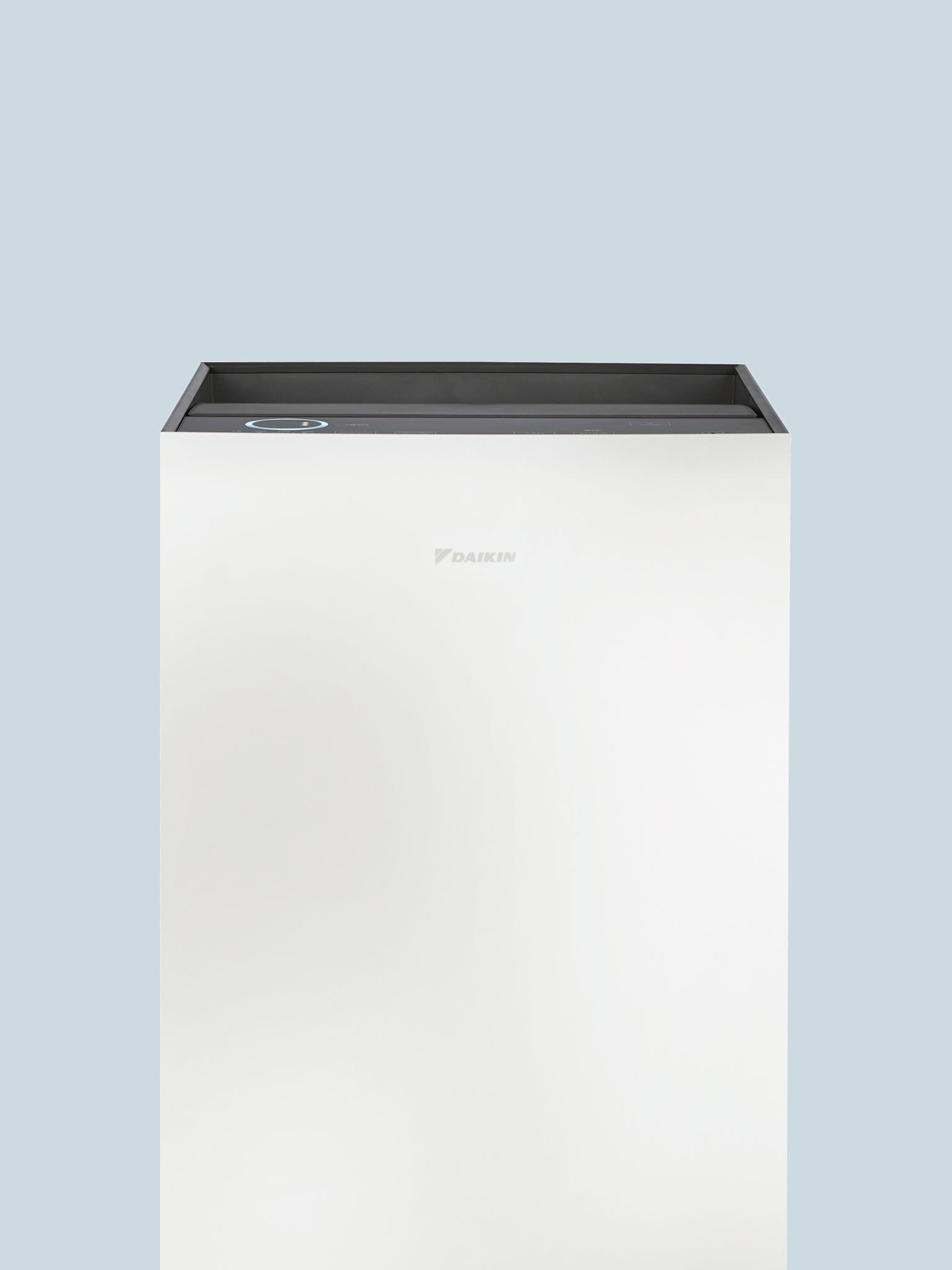 Fotos de un purificador de aire diseñado para eliminar los contaminantes nocivos finos, garantizando un aire limpio y saludable para tu hogar