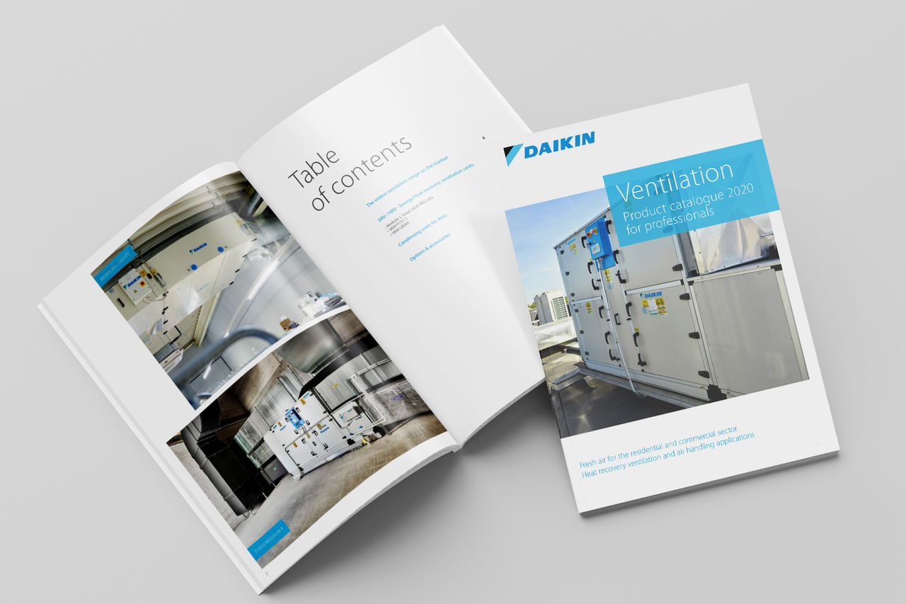 Catálogos de producto Daikin, abiertos y cerrados.