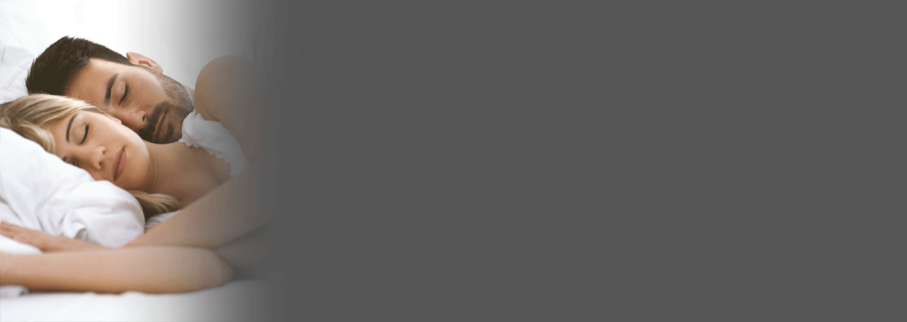 Pareja durmiendo plácidamente